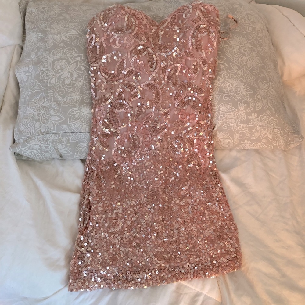 Gorgeous! Scala Blush Colored Sequined Minidress.… - image 1